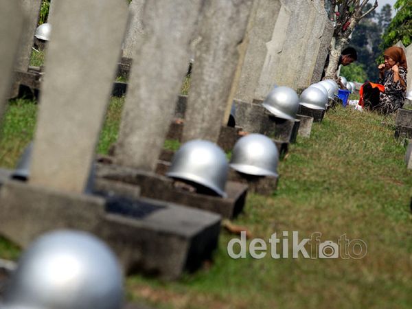 Berziarah Jelang Ramadan