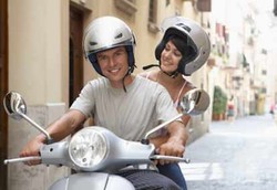 Ini Alasan Utama Helm Harus Dipakai saat Berkendara