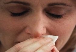 Kenali Arti dan Penyebab Ingus yang Keluar