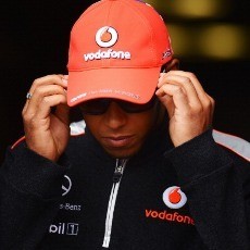 Hamilton Tak Mau Buru-buru Bicarakan Kontrak Baru