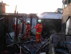 Kebakaran Landa Pemukiman Padat Penduduk di Pasar Minggu