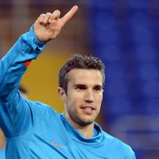 Wenger Akan Terus Pertahankan Van Persie