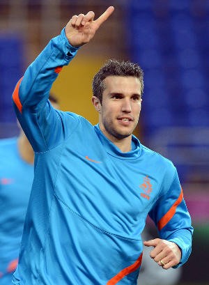 Wenger Akan Terus Pertahankan Van Persie