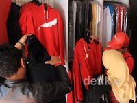 Jelang Bebas, Fans Serbu Merchandise Ariel