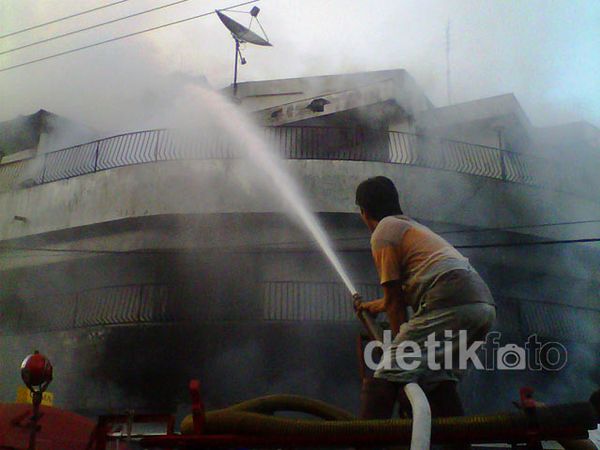 Toko di Mojokerto Terbakar, 2 Orang Tewas