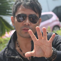 Judika Bergaya ala Rocker