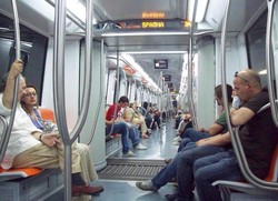 Wush! Kereta Mulus Metropolitana Roma