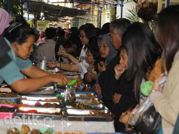 Pasar Sore Kuliner di Kampung Kauman