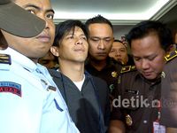Ini Dia Foto Perdana Ariel Bebas dari Penjara