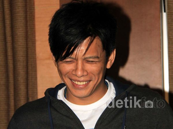 Ekspresi Ariel Saat Konferensi Pers