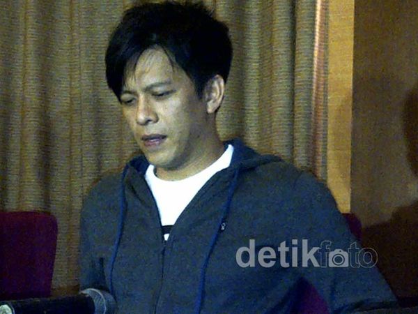 Ariel Gelar Jumpa Pers