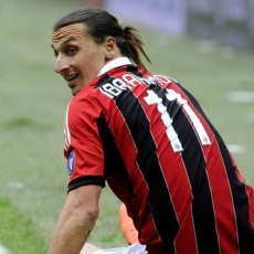 Tifosi Gelar Upacara Kematian untuk Milan