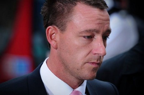 Terry Dapat Standing Ovation dari Suporter Chelsea