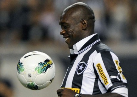 Seedorf Kalah, Drogba Seri