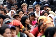 Dua Bule Misterius Ikut Demo Petani di DPRD Sumut