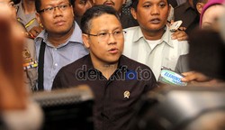 Menakertrans: THR Wajib Dibagikan 1 Minggu Sebelum Lebaran
