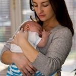 Berikan Kenyamanan Agar Bayi Cepat Tidur