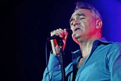 Morrissey Dukung Kampanye Tekan Populasi Kucing dan Anjing