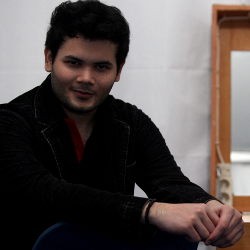 Ridho Rhoma & Bulu Dada yang Bikin Perempuan Tergila-gila