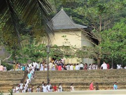 Ini Dia Kuil Buddha Paling Suci di Sri Lanka