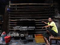Kedelai Meroket, Perajin Tahu Mogok Produksi