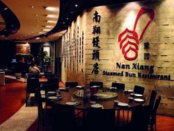 Diskon 50% Makan Nasi Ayam Hainan dan Char Kwe Teow