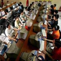 Warnet, Tempat Favorit Menunggu Sahur