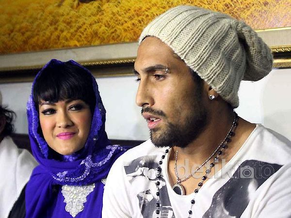 Putus, Jupe & Gaston Mesra Lagi