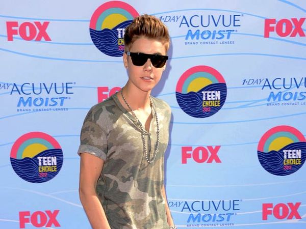 Justin Bieber Bergaya Army Look