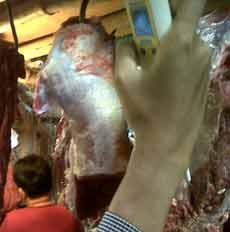 Daging Nyaris Busuk Ditemukan di Pasar Pamenang Kediri