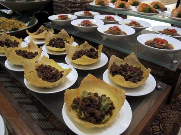 Mencicipi Kuliner Melayu Selepas Magrib
