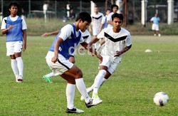 Meski Malaysia belum mengetahui pertandingan pertamanya melawan siapa pada turnamen sepakbola Java Cup 2012, namun para pemain tetap serius berlatih tehnik dan fisik.
