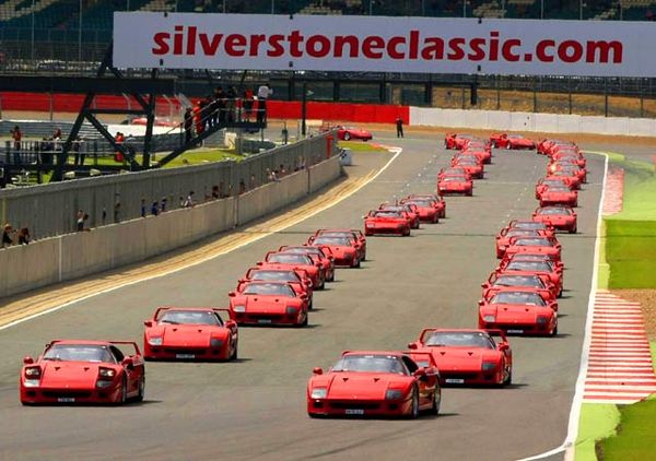 Ferrari F40 Pecahkan Rekor 