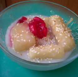 Sensasi Manis Gurih Kolak Putih yang Mengigit Lidah