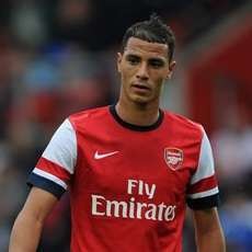 Chamakh Bersiap Kembali Bangun Karier di Arsenal