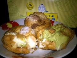 Kriuk Krenyes Creamy Kue Sus si Kakek Berjenggot