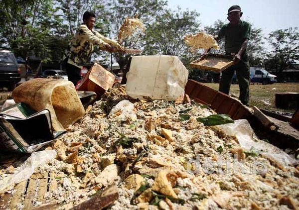 Protes Harga Kedelai Naik, Tahu Tempe Dibuang