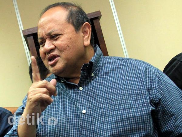 Emir Moeis Bantah Terlibat Korupsi PLTU Emir Moeis Bantah Terlibat Korupsi PLTU