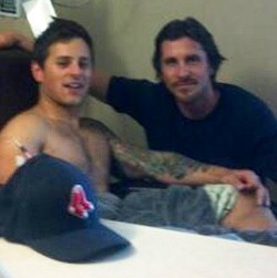 Batman Kunjungi Korban Penembakan Brutal The Joker