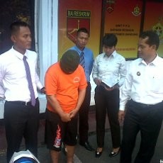 Dor! Polisi Tembak Residivis Spesialis Pecah Kaca