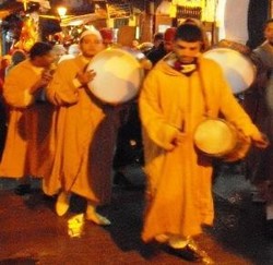 Tradisi Membangunkan Sahur Di Maroko