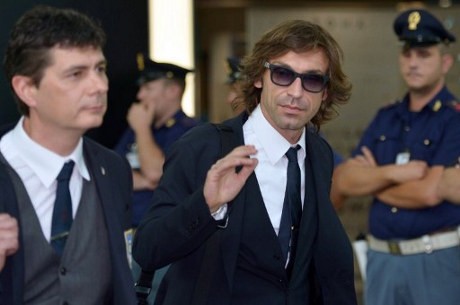 Scholes Puji Pirlo
