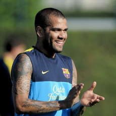 Bantah Bakal Jual Alves, Vilanova Umbar Sanjungan