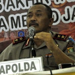 Puluhan Senpi Tanpa Izin & 200 Ribu Petasan Disita