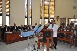 Loeana yang Sempat Disidang di Ranjang Dibawa Paksa ke LP Kerobokan