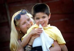 Bocah si Pemakan Segala, Semua Perabot di Kamar Dikunyahnya