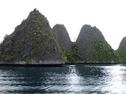 Pemandangan Surgawi di Wayag, Raja Ampat