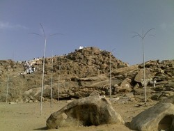 Ana Bahebak! Monumen Cinta Adam dan Hawa