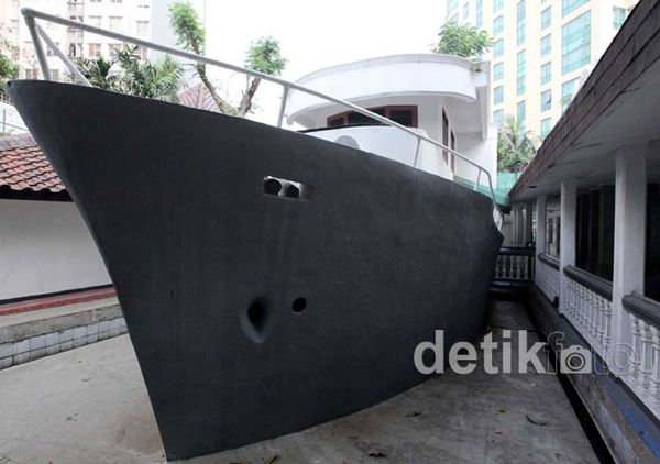 Gang Senggol Antar Anda ke Masjid Perahu