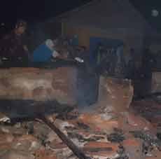 Dipicu Petasan, Belasan Lapak Pedagang Pasar Wonorejo Ludes